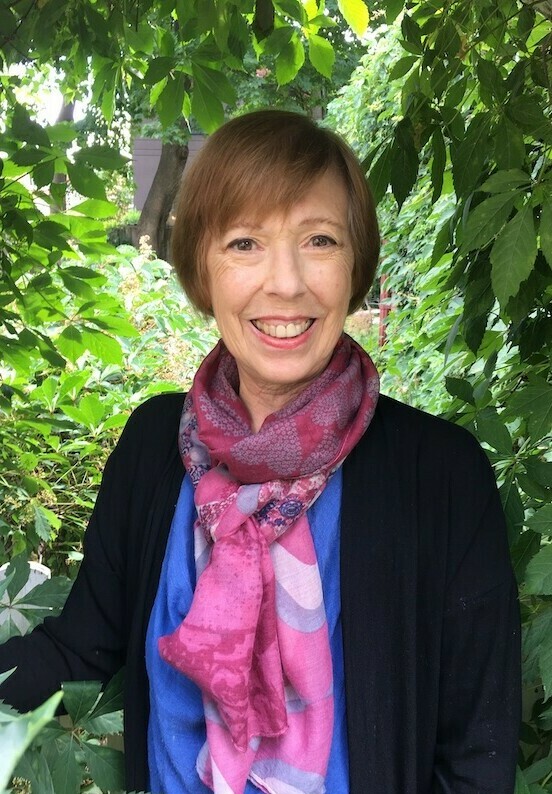 Photo of Elizabeth Hirst